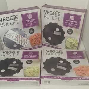 Veggie Bullet Spiralizer and Slicer SetVeggie Bullet Blades. Lot Of 4.